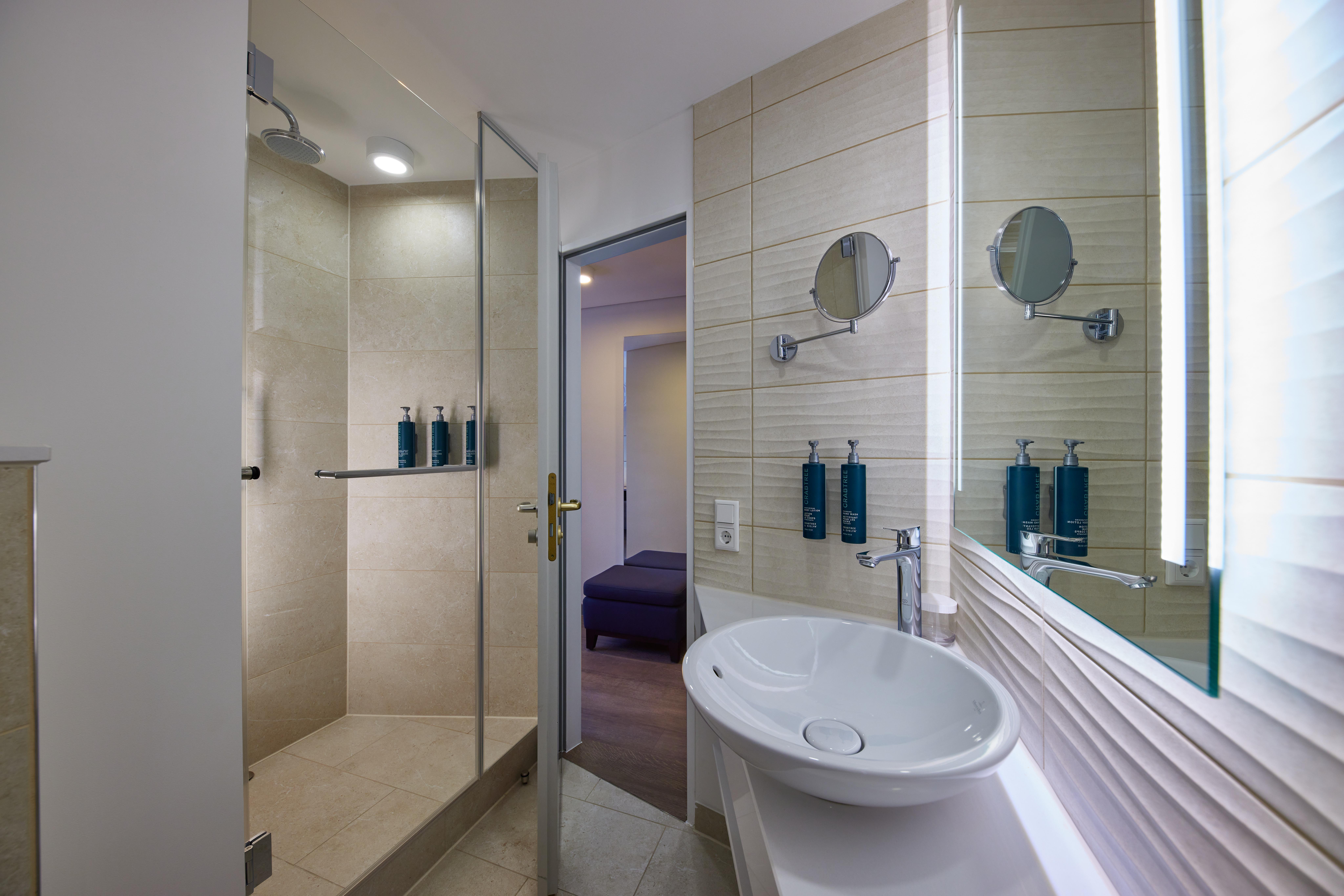 Doubletree By Hilton Schweizerhof Hotel 4*